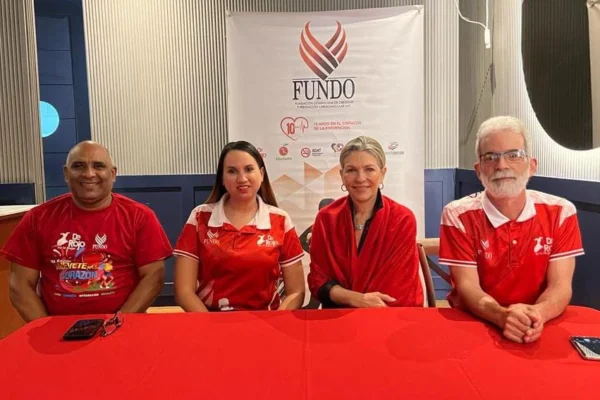 Miembros de la Fundación Dominicana de obesidad y Prevención Cardiovascular. (Foto: Fuente externa).