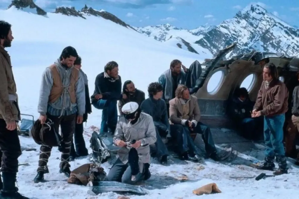 Escena de la película La sociedad de la nieve/ Fuete externa 