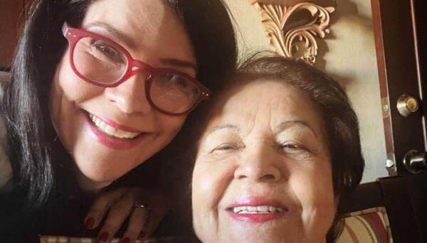  El domingo trascendió la noticia del fallecimiento de la madre de la periodista Alicia Ortega, mientras esta estaba en un en vivo.  Foto: Fuente Externa