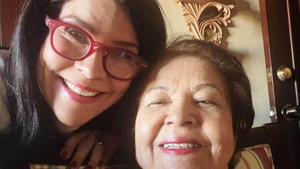 El domingo trascendió la noticia del fallecimiento de la madre de la periodista Alicia Ortega, mientras esta estaba en un en vivo. Foto: Fuente Externa