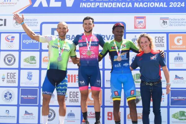 Angelvis Arroyo cerró con fuerza para ganar tercera etapa Vuelta Independencia