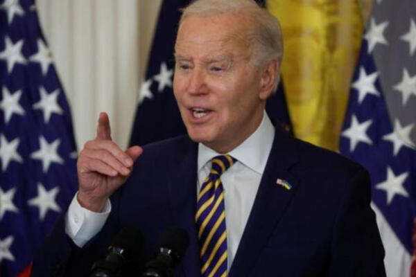 El presidente Joe Biden cuestionó el jueves firmemente que hubiera retenido y compartido 
