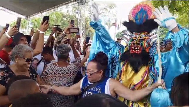 Lleno de colorido inició este domingo el Carnaval Vegano