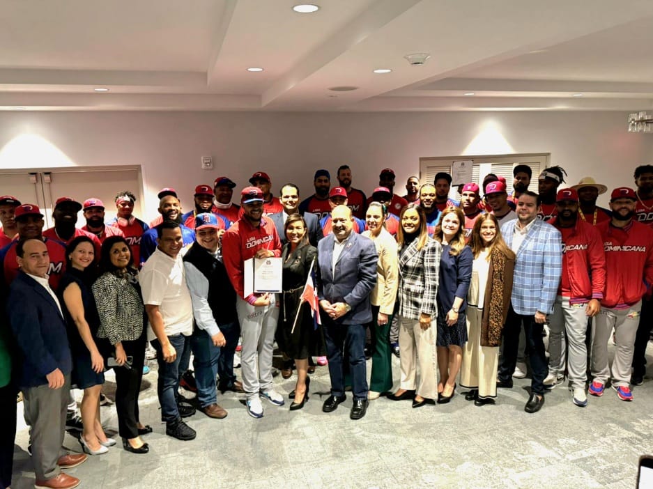Consulado en Miami reconoce equipo dominicano en Serie del Caribe