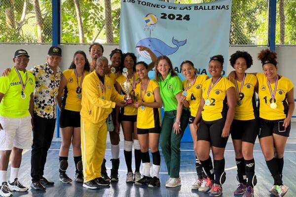 Equipo de Juprosa gana 2do torneo de voleibol femenino “Las Ballenas 2024”
