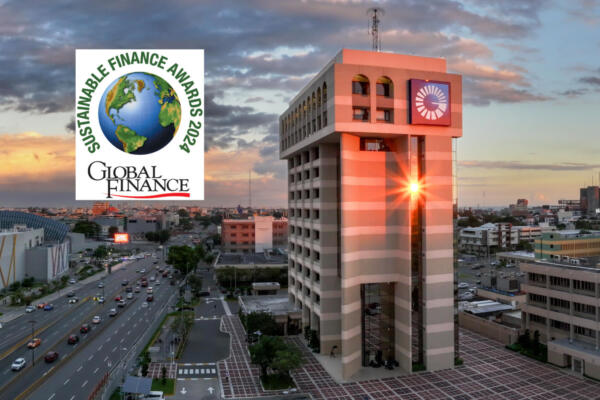  Torre Popular y premio Global Finance