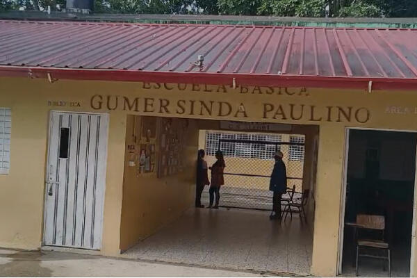 Imagen de la Escolar Gumersinda Paulino donde varios niños se intoxicaron.(Foto: Fuente externa). 