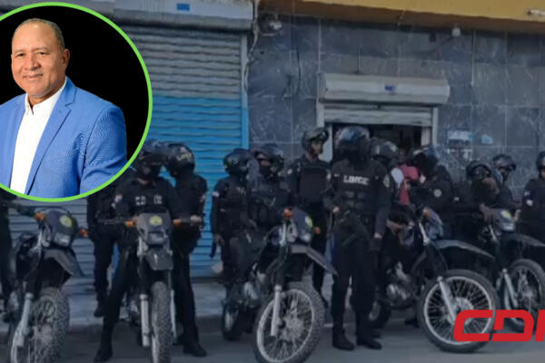 Patrullaje policial en San Antonio de Guerra luego de que Cristian Berroa no quiera reconocer los resultados en las elecciones municipales. Foto: CDN Digital