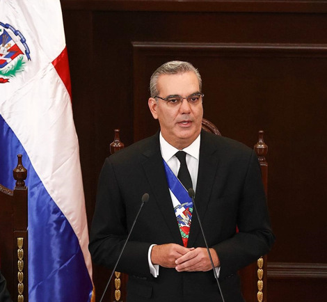 Presidente Abinader destaca avances de Policía Nacional durante su cuarta rendición de cuentas