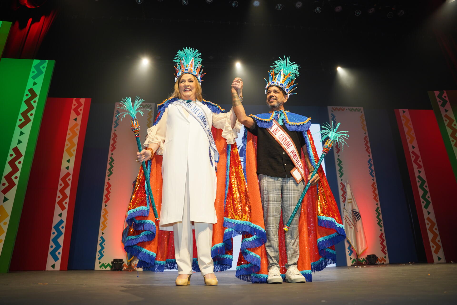 Jatnna Tavárez y Luis Rivas son los reyes del Desfile Nacional de Carnaval 2024