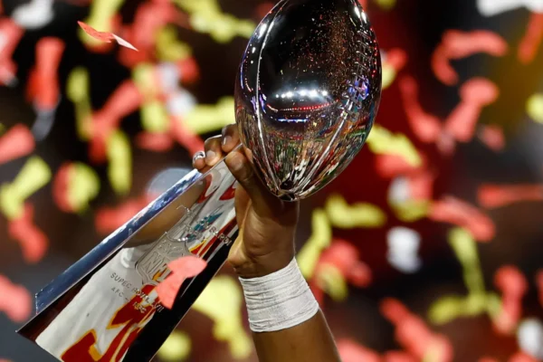 Kansas Chiefs y los 49ers medirán fuerzas hoy en el Super Bowl