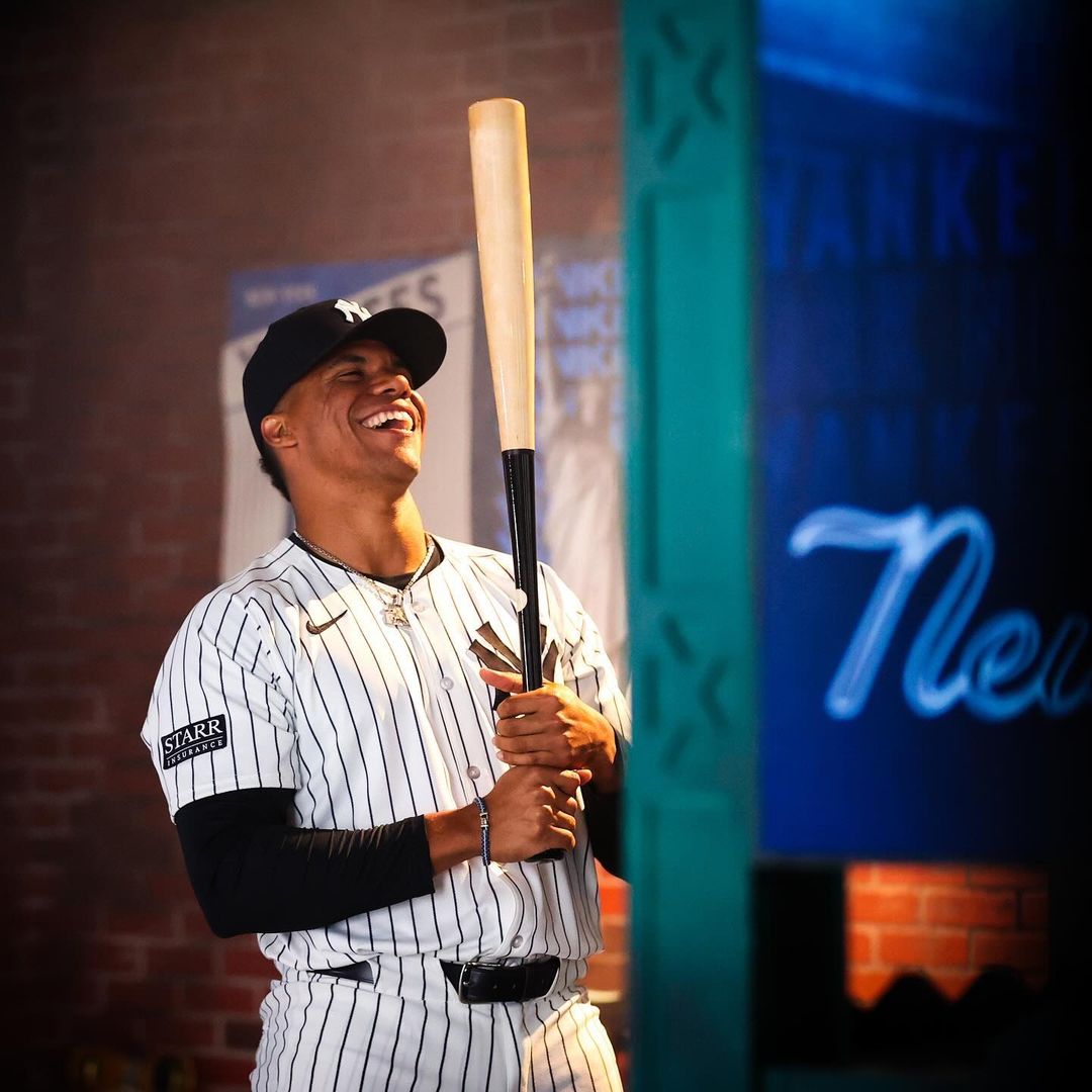 Juan Soto inicia espectáculo con los Yankees en debut primaveral