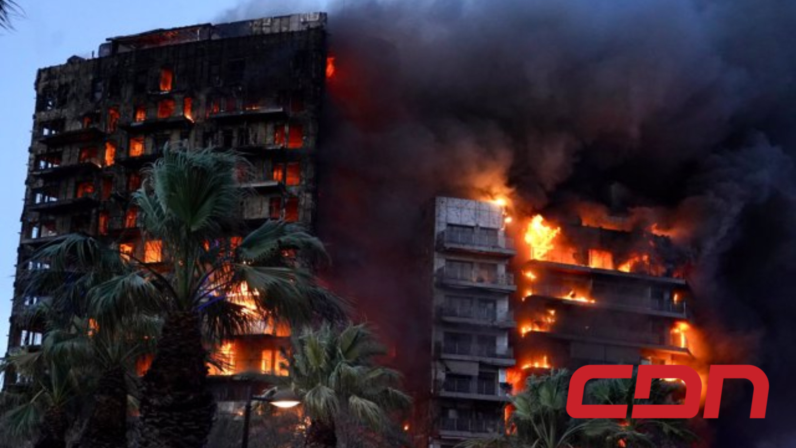 Infraestructura del edificio de viviendas en llamas, ubicado en el barrio de Campanar de Valencia. Foto: CDN Digital