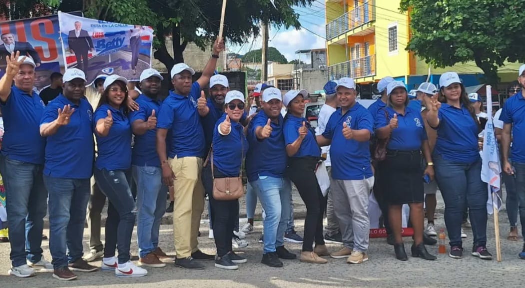 Lideres locales de Santo Domingo Norte celebran triunfo de Betty Gerónimo