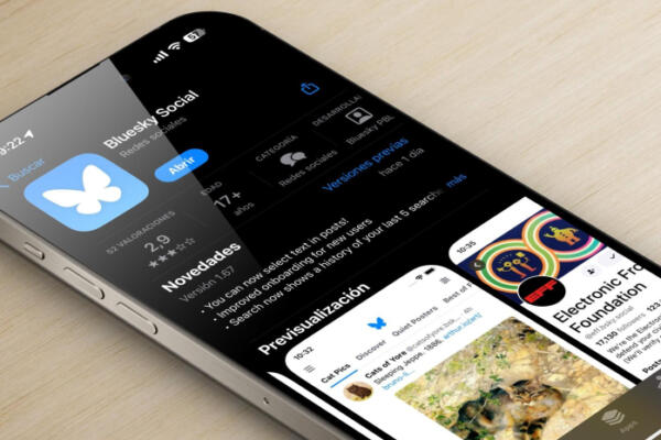 La app Bluesky en la tienda App Store de un iPhone. / Fuente externa.