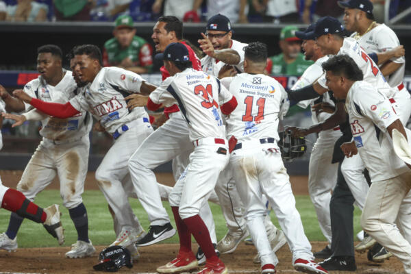 Mexico v Panama, juego 7 el 3 feb 2024


(Photo by Luis Gutierrez/Norte Photo)