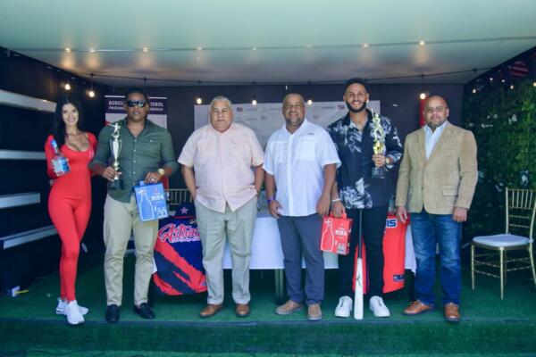 Abeprosado celebra premiación del lanzador y bateador de la semana