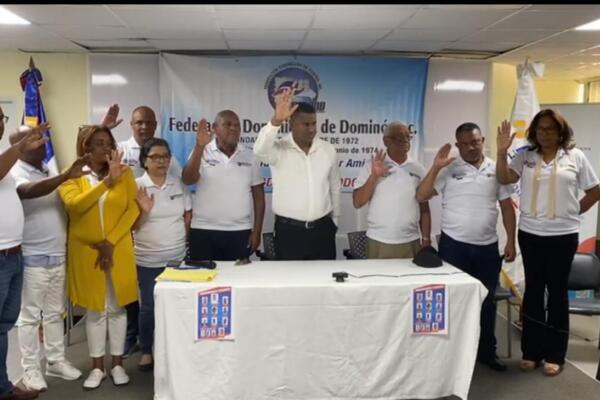 La Federación Dominicana de Dominó reeligió al ing. Robinson Parra como su presidente para el período 2024-2028.