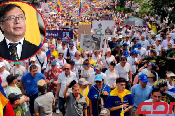 Gran marcha multitudinaria en Colombia en contra del Gobierno del presidente Gustavo Petro. Foto. CDN Digital 