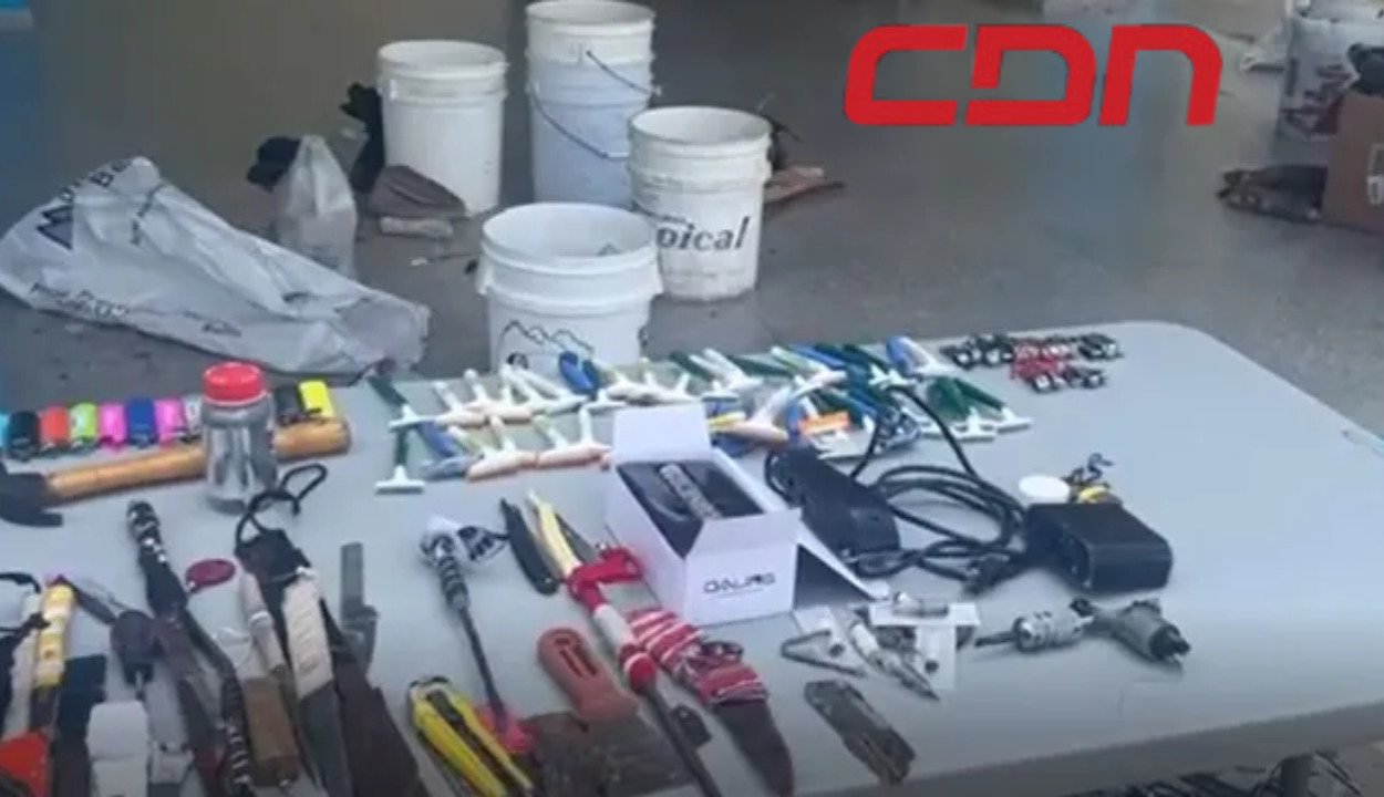 Encontraron drogas, arma de fabricación casera, celulares, cuchillos entre otros objeto en CCR la Isleta de Moca