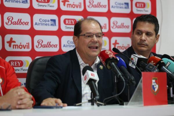 El presidente de la Federación de Fútbol de Panamá, Manuel Arias, llamó gorda a Marta Cox, capitana de la selección.