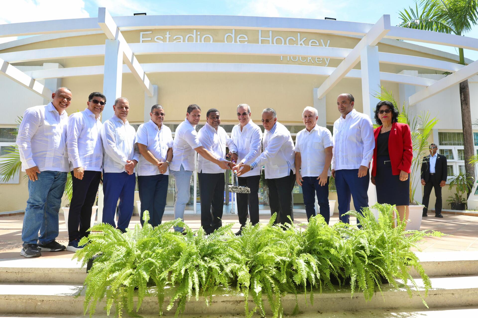 Presidente inicia trabajos de remodelación instalaciones deportivas para los Juegos Centroamericanos y del Caribe 2026