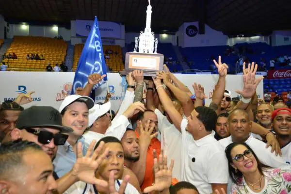 Con este triunfo Pueblo Nuevo obtiene su décima corona en la historia del baloncesto de Santiago, Plaza por tercer año seguido es subcampeón.