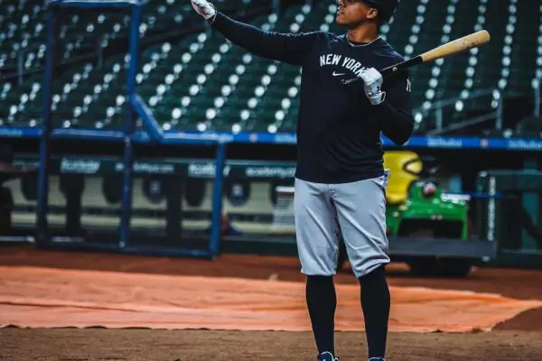 Juan Soto causa una grata impresión con el guante y su bate en Día Inaugural con los Yankees