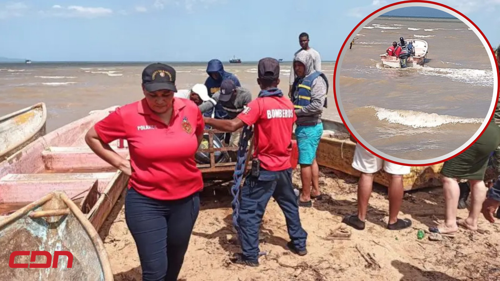 La Defensa Civil, los Bomberos y moradores se unen para encontrar a las personas desaparecidas tras zozobrarse embarcación en Sabana de la Mar. Foto: CDN Digital