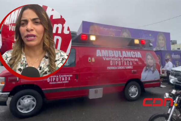Verónica Contreras entrega ambulancia en Sánchez Ramírez. (Foto: fuente externa)