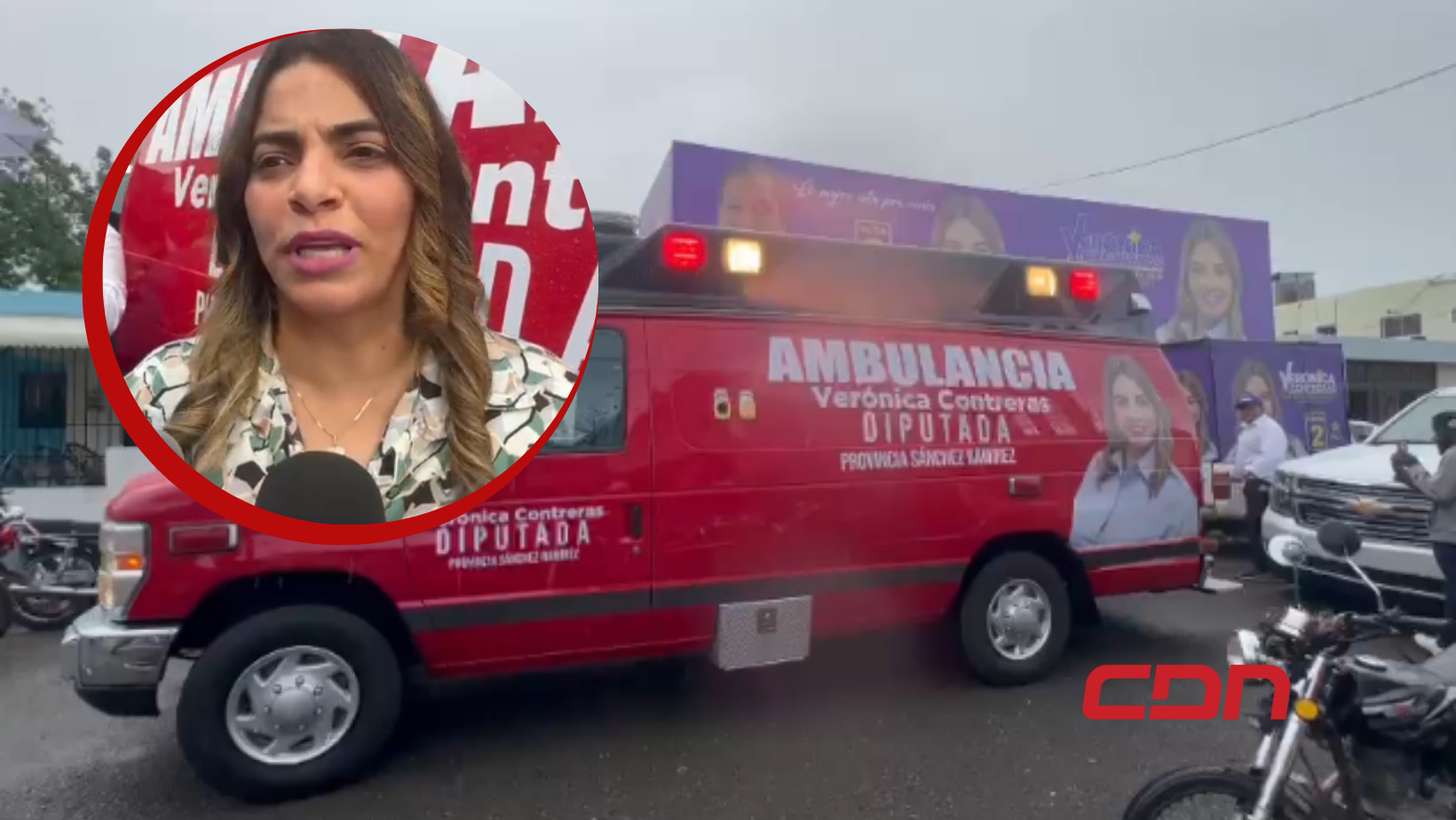 Verónica Contreras entrega ambulancia en Sánchez Ramírez