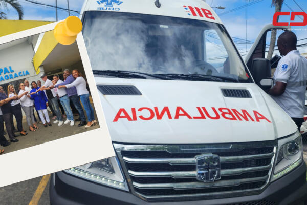 Pura Casilla, gobernadora de San Cristóbal hace entrega de nueva y equipada ambulancia. Foto CDN Digital