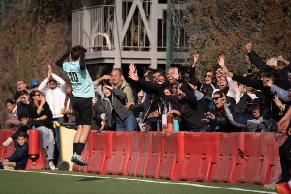 Jugador disfruta del triunfo en Domicana Blau U14
Foto: fuente externa