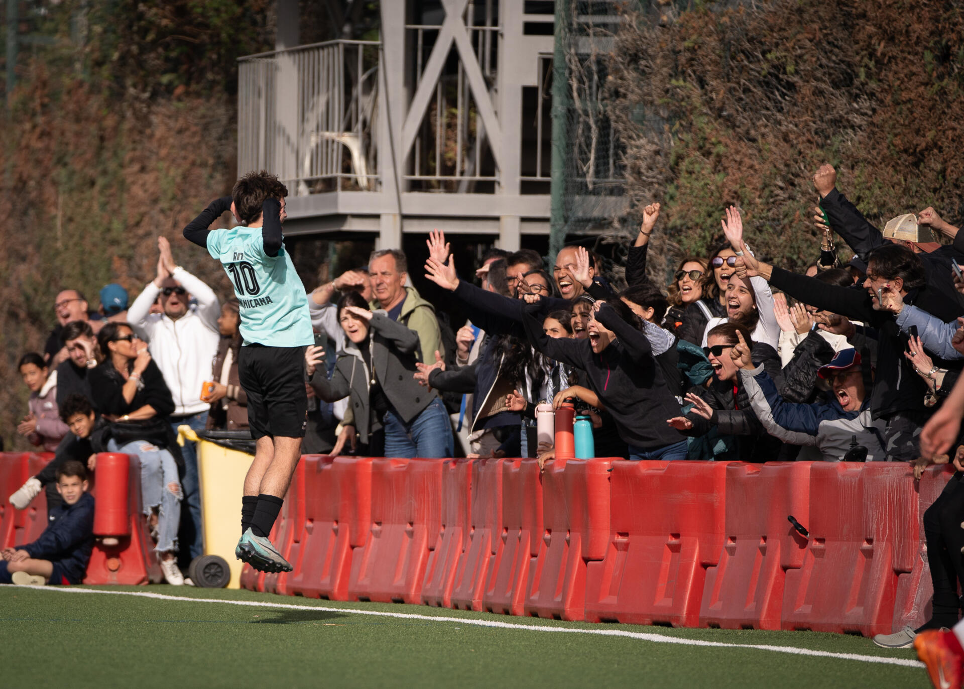 Jugador disfruta del triunfo en Domicana Blau U14 Foto: fuente externa