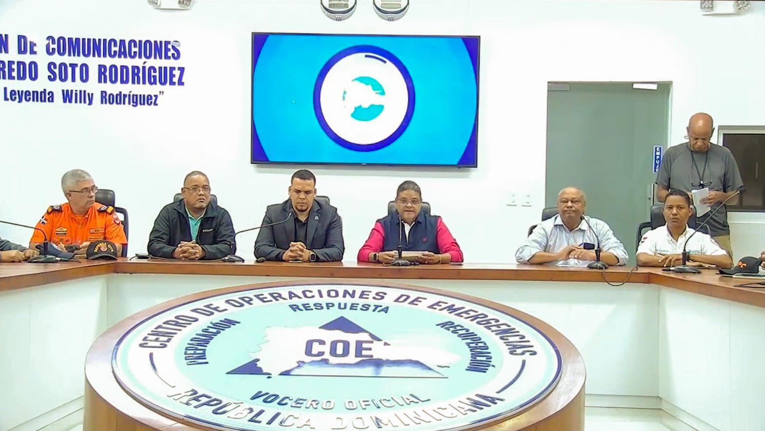 COE: 16 provincias y el Distrito Nacional en alerta amarilla por vaguada