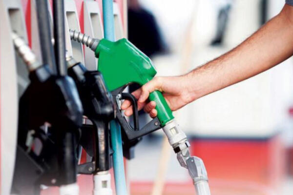 Congelan precios de gasolinas, gasoil y GLP otra vez, según informó el viceministro de Comercio Interno, Ramón Pérez Fermín. Foto: CDN Digital 