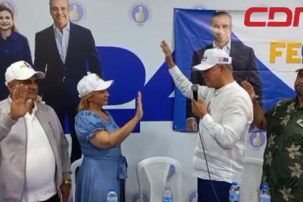 Movimiento político Fuerza Eléctrica con Luis Abinader Regional Norte juramentando candidatas.
