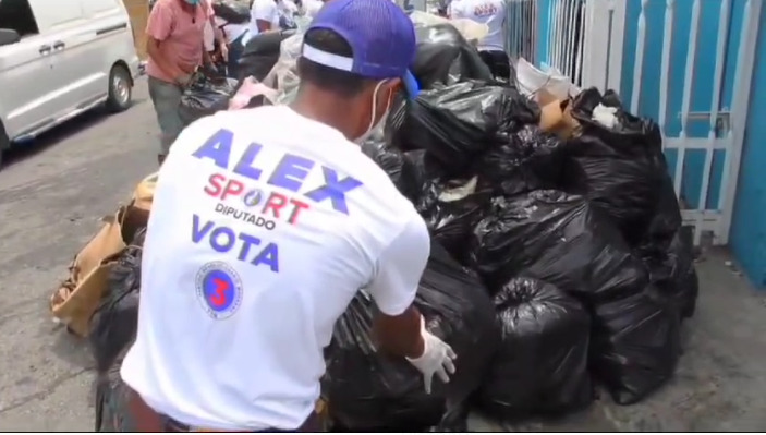 Diputado se suma a jornada de limpieza en Los Alcarrizos