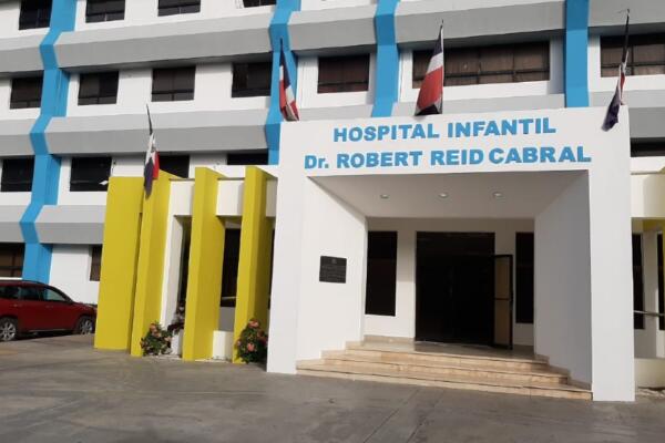 Fachada del hospital Robert Reid Cabral. (Foto: fuente externa)