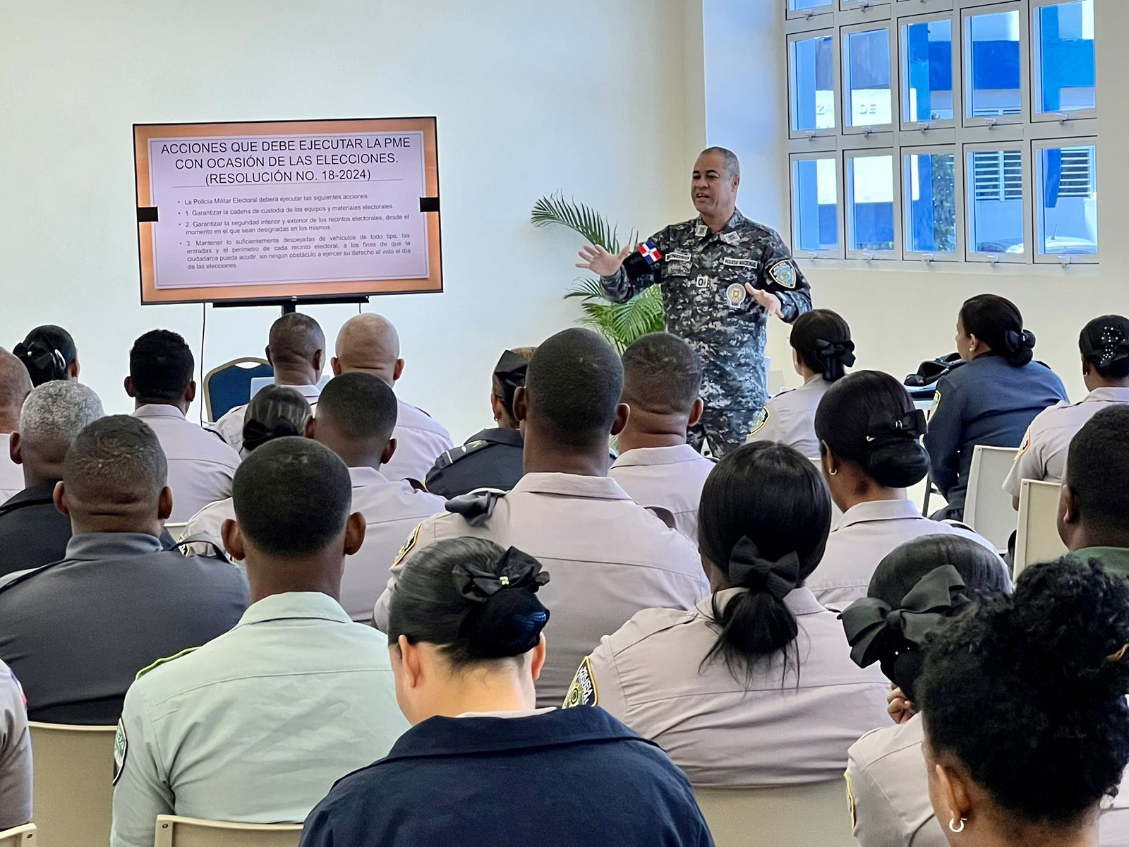 IPES imparte talleres sobre “El Rol de la Policía Militar y Electoral”