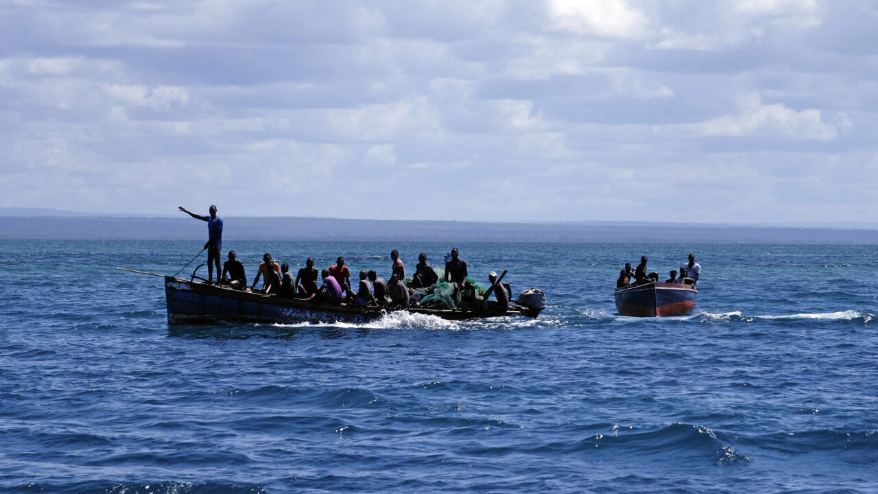 Más de 90 muertos en naufragio en Mozambique, varios son niños