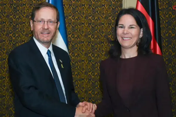 El presidente de Israel, Isaac Herzog y la ministra de Asuntos Exteriores de Alemania, Annalena Baerbock. Foto: Fuente externa
