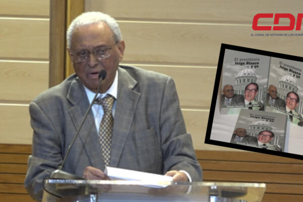 Jurista Ramón Antonio –Negro- Veras presentando su nueva obra. Foto CDN Digital