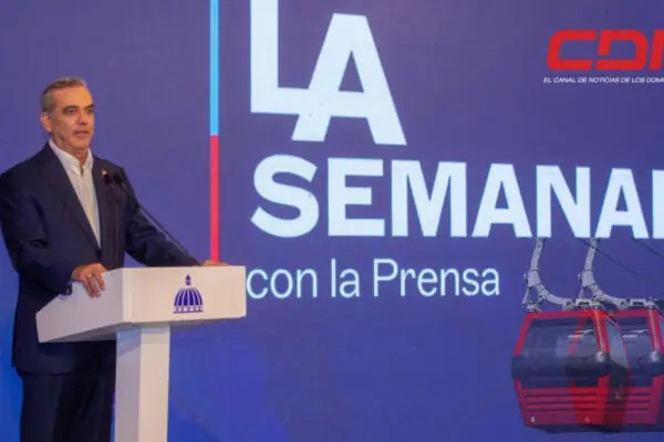 Presidente Luis Abinader durante La Semanal en Santiago. Foto CDN Digital