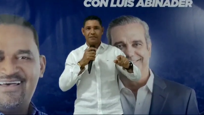 El Movimiento de Empresarios y Comunitarios con Luis Abinader, proclamó su apoyo a un nuevo período del primer mandatario, así como al diputado Sandro Sánchez, candidato a la misma posición.