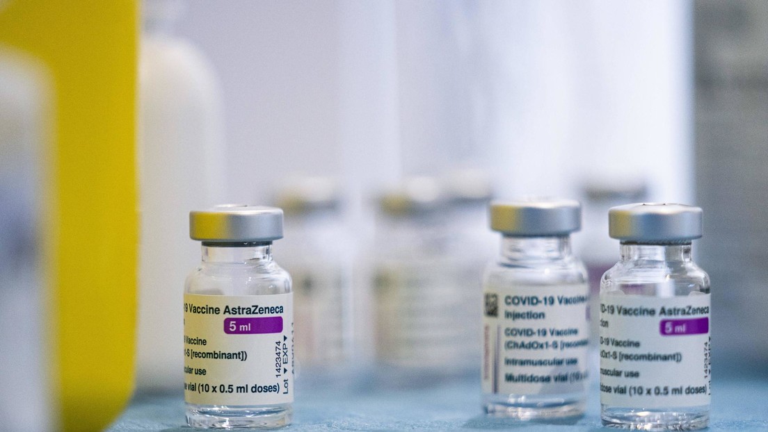 La farmacéutica AstraZeneca admitió que su vacuna contra el coronavirus puede provocar un inusual efecto secundario. Foto: Fuente externa