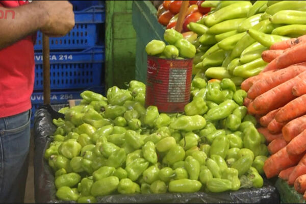 Ají y zanahoria son algunos de los productos que han bajado de precio. Foto: CDN Digital