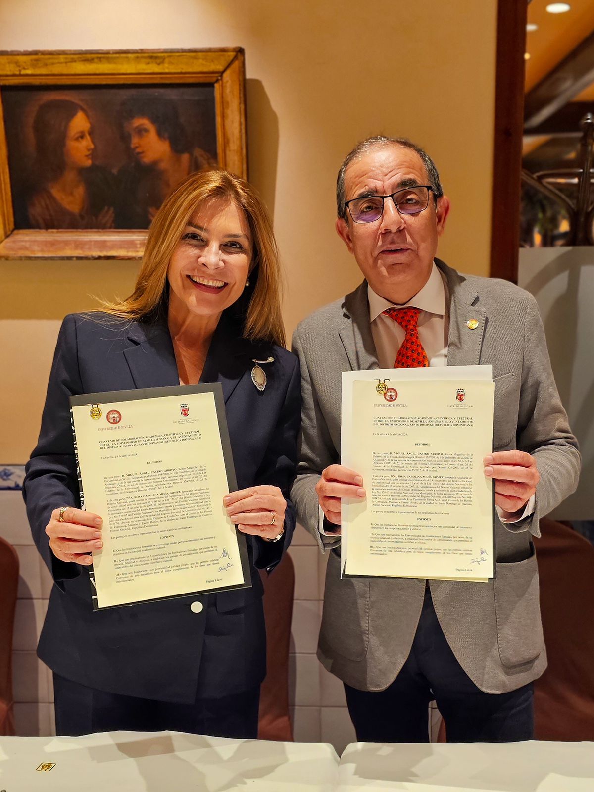 Alcaldesa Carolina Mejía y rector Universidad de Sevilla firman acuerdo