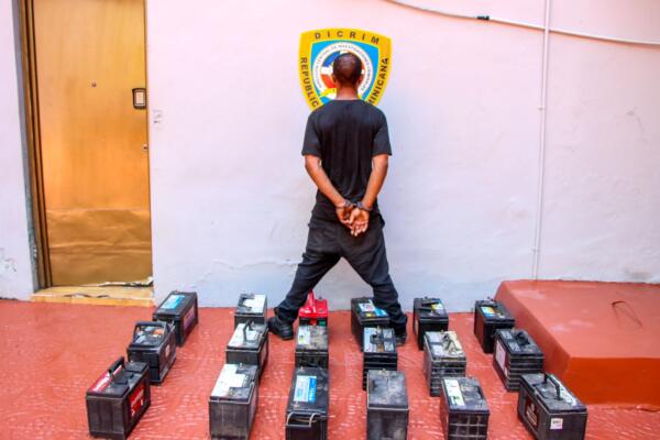 Agentes del DICRIM desmantelan banda que se dedicaba a robar baterías de vehículos pesados