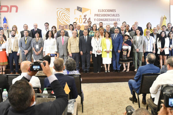 JCE realiza ciclo de conferencias con las 21 misiones internacionales electorales de cara a los comicios presidenciales y congresuales. Foto: JCE